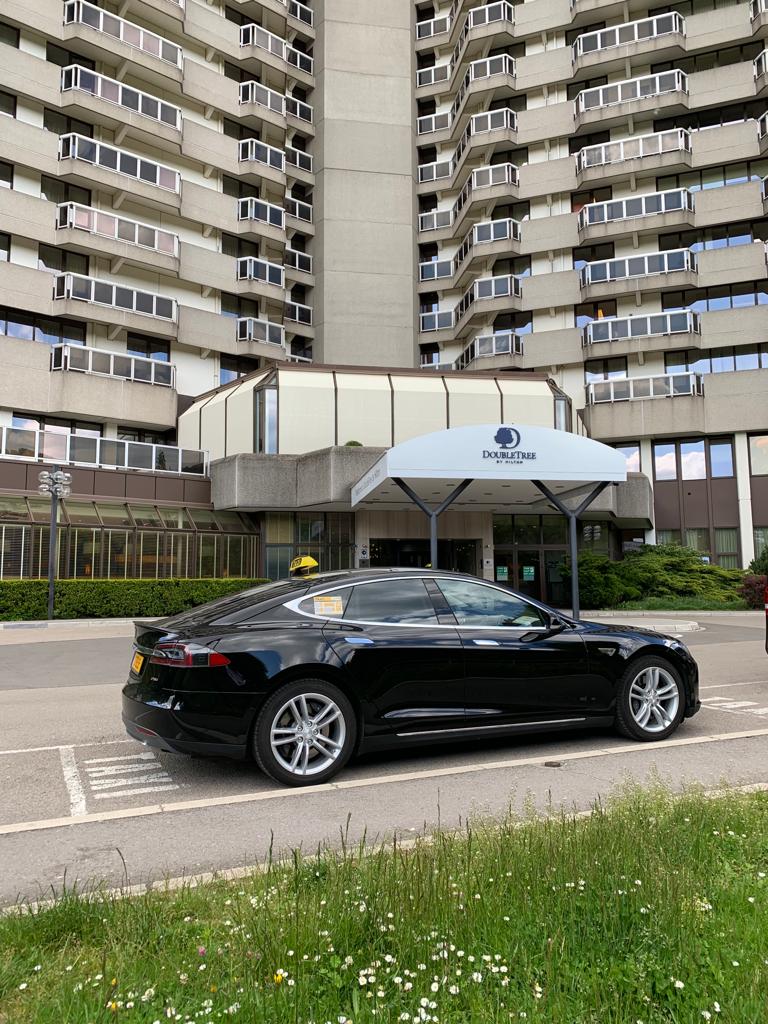 Flotte 100 % électrique Au DoubleTree by Hilton
