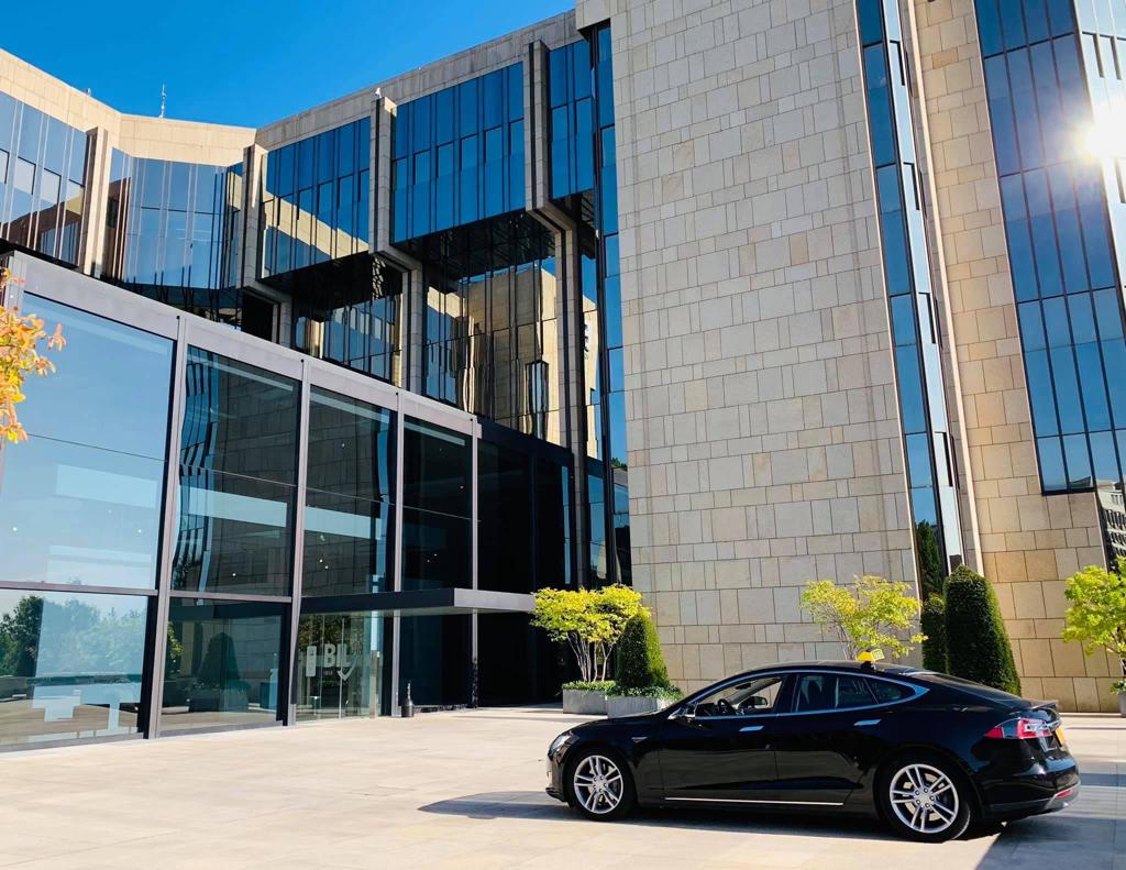 Flotte 100 % électrique En courses executives